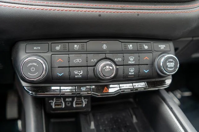 Used 2025 DB Black Clearcoat Dodge R/T Plus image 32