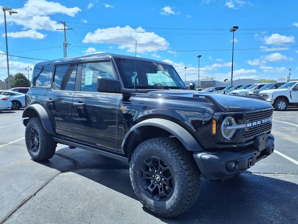 New 2026 Shadow Black Ford Badlands® image 5
