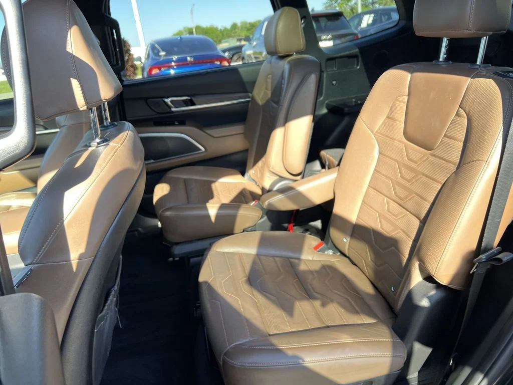 Used 2022 Black Kia SX image 23