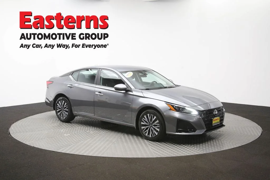 Used 2023 Gray Nissan 2.5 SV image 48