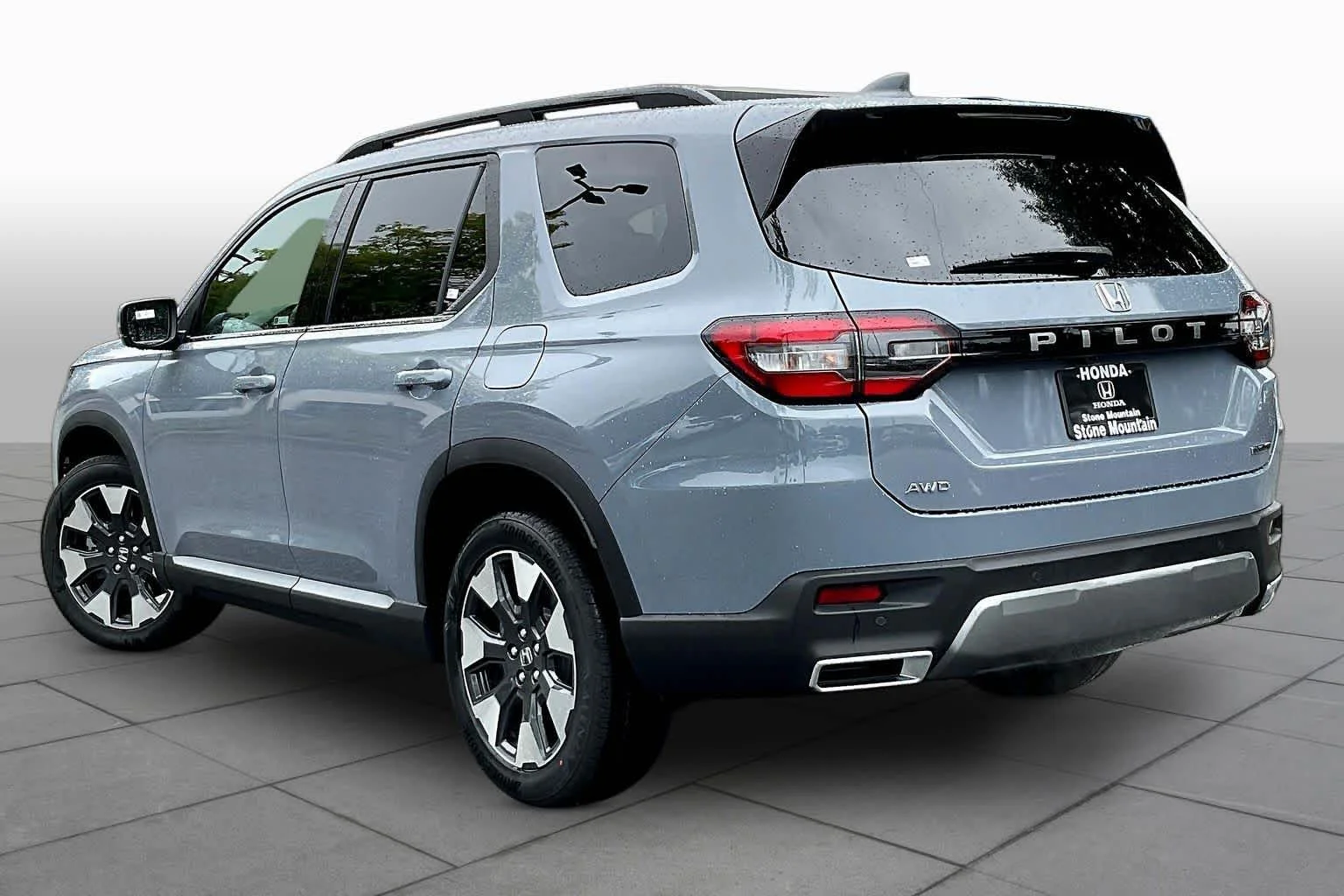 New 2026 Sonic Gray Pearl Honda Touring image 12