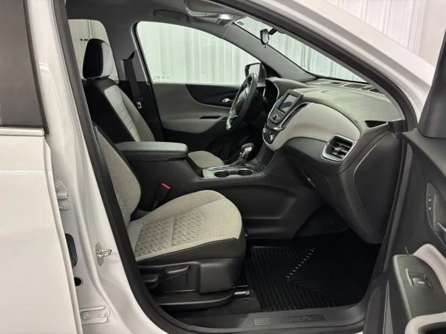 Used 2023 White Chevrolet LT image 28