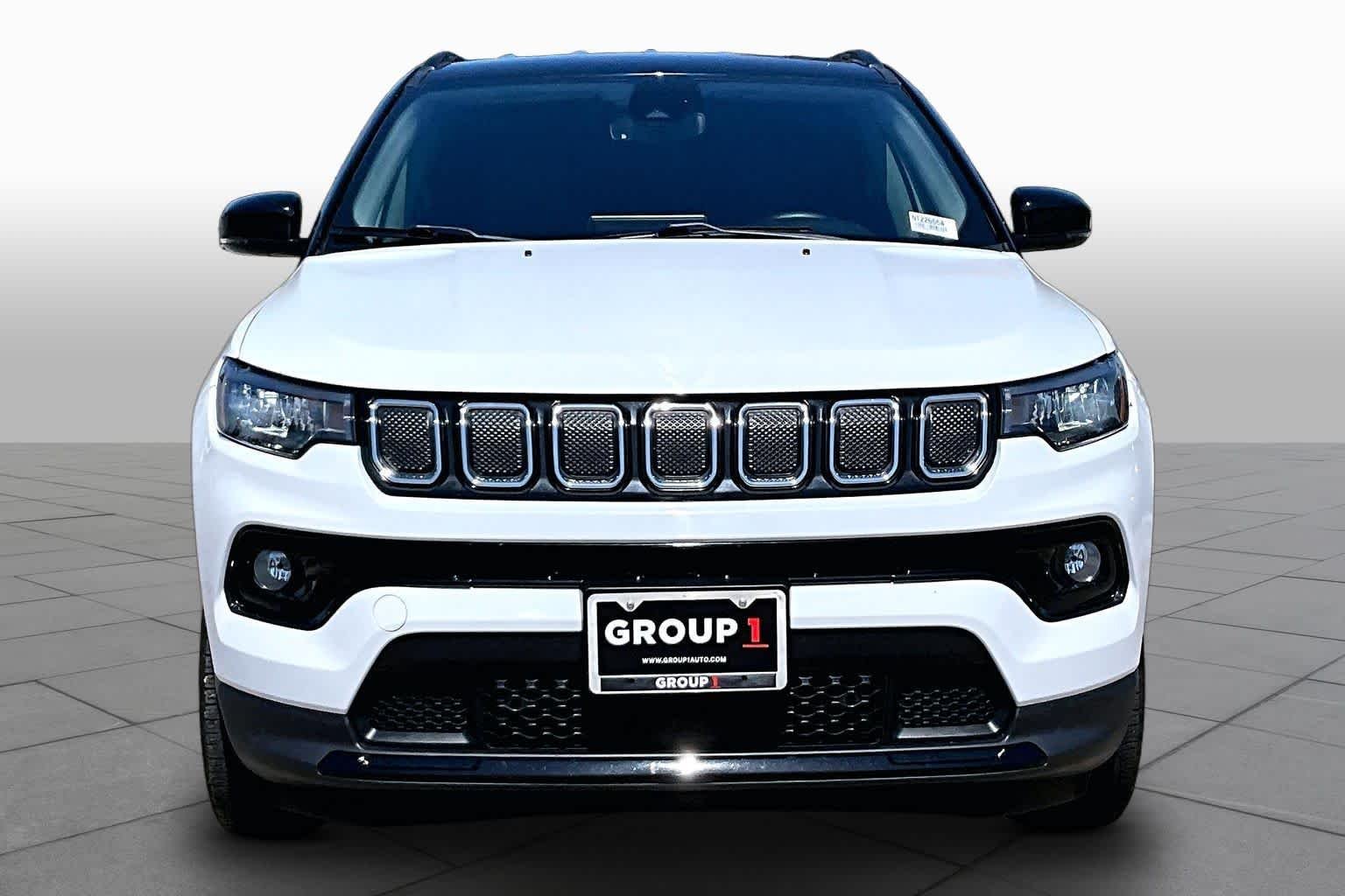 Used 2022 Bright White Clearcoat Jeep Limited image 4