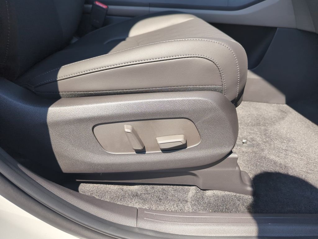 New 2026 Ceramic Silver Kia EX image 37