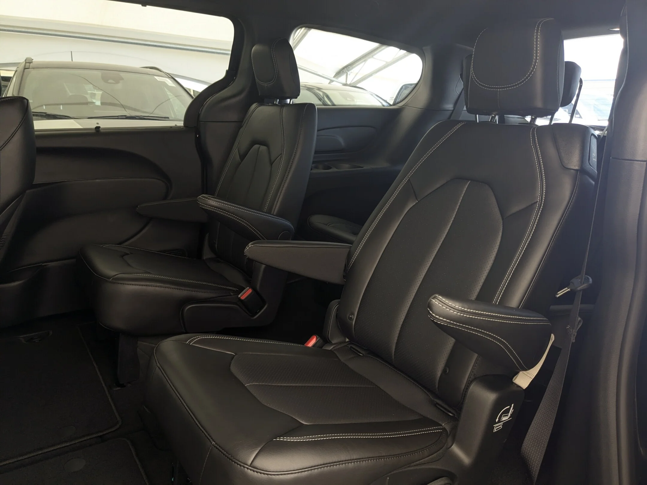 New 2027 Black Chrysler Select - - AWD - Safety Sphere Pkg - 360 Surround View Cam & More! image 25