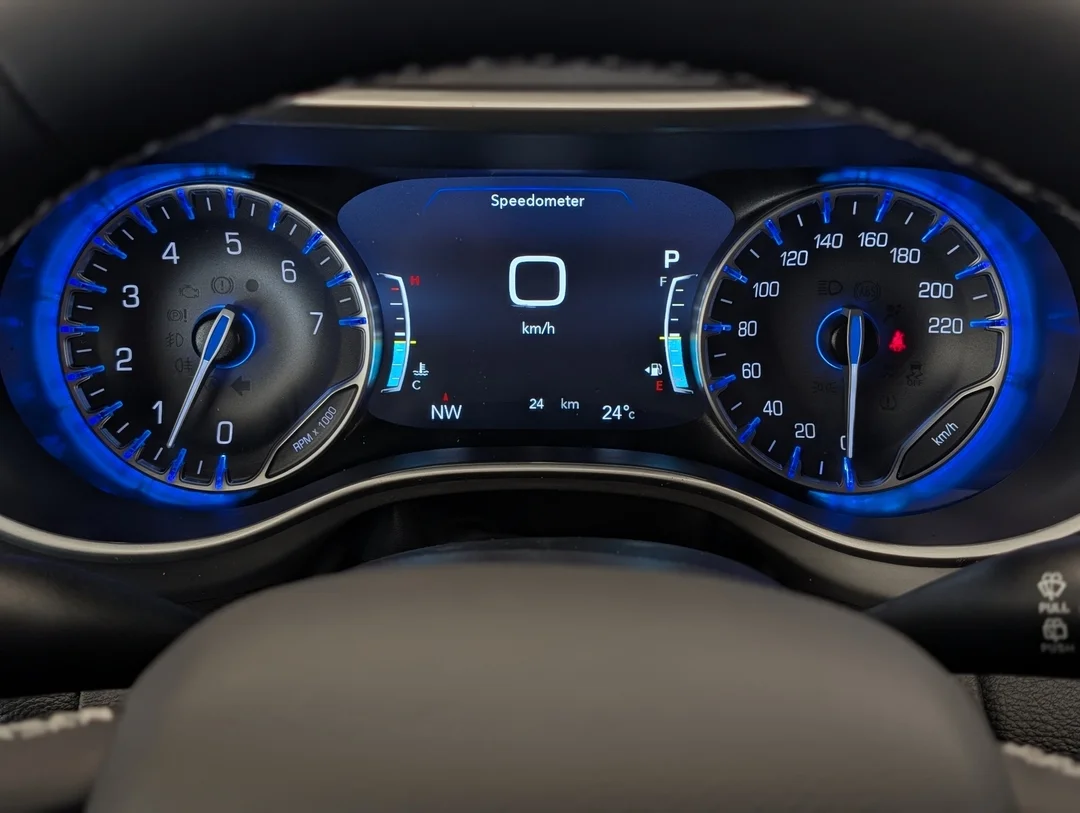 New 2027 Black Chrysler Select - - FWD - Stow n Go Seating - Adaptive Cruise - Apple CarPlay & More! image 19
