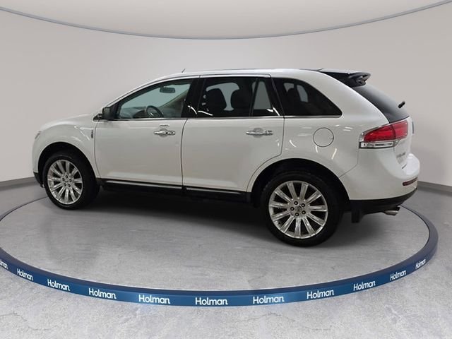 Used 2015 White Lincoln Base image 8