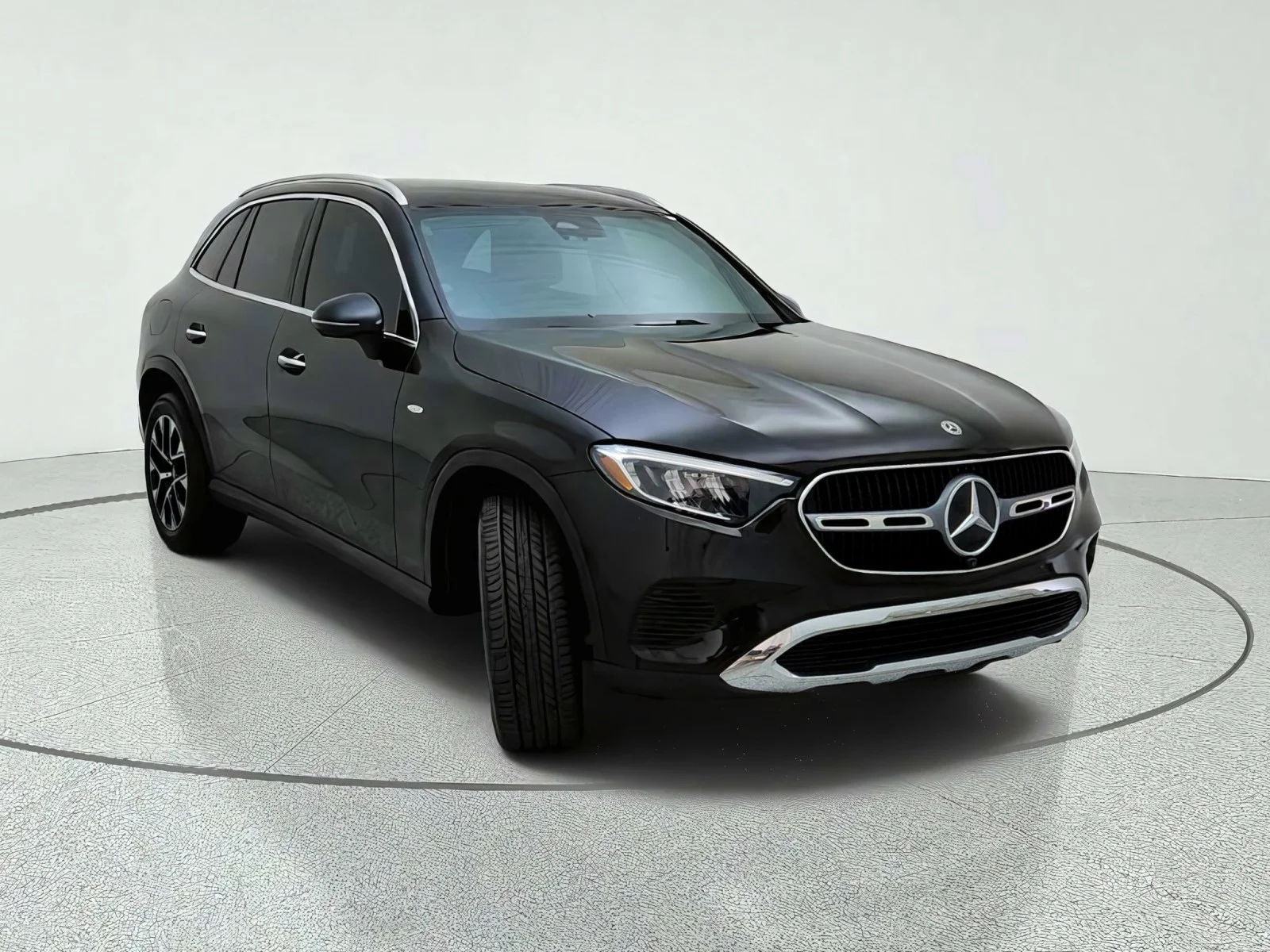 Certified Used 2025 Black Mercedes-Benz GLC 350e image 4