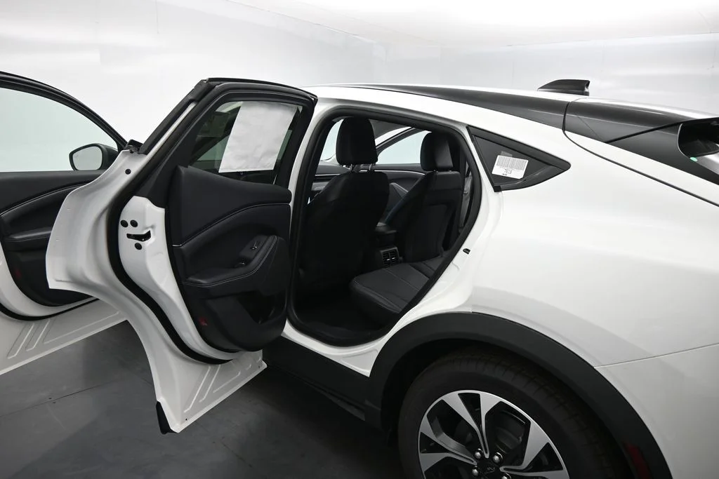 New 2026 Star White Metallic Tri-coat Ford Select image 16