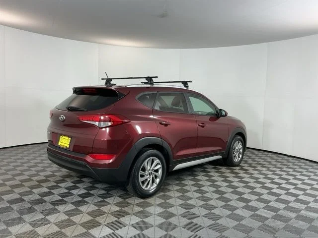 Used 2017 Red Hyundai SE image 5