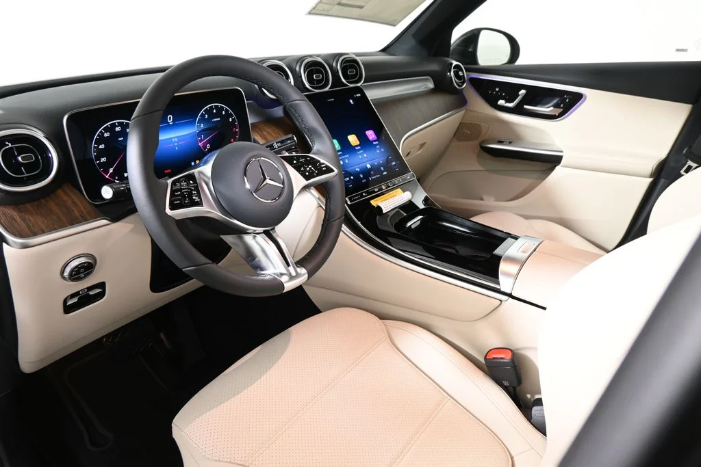 Used 2027 Gray Mercedes-Benz GLC 300 image 14