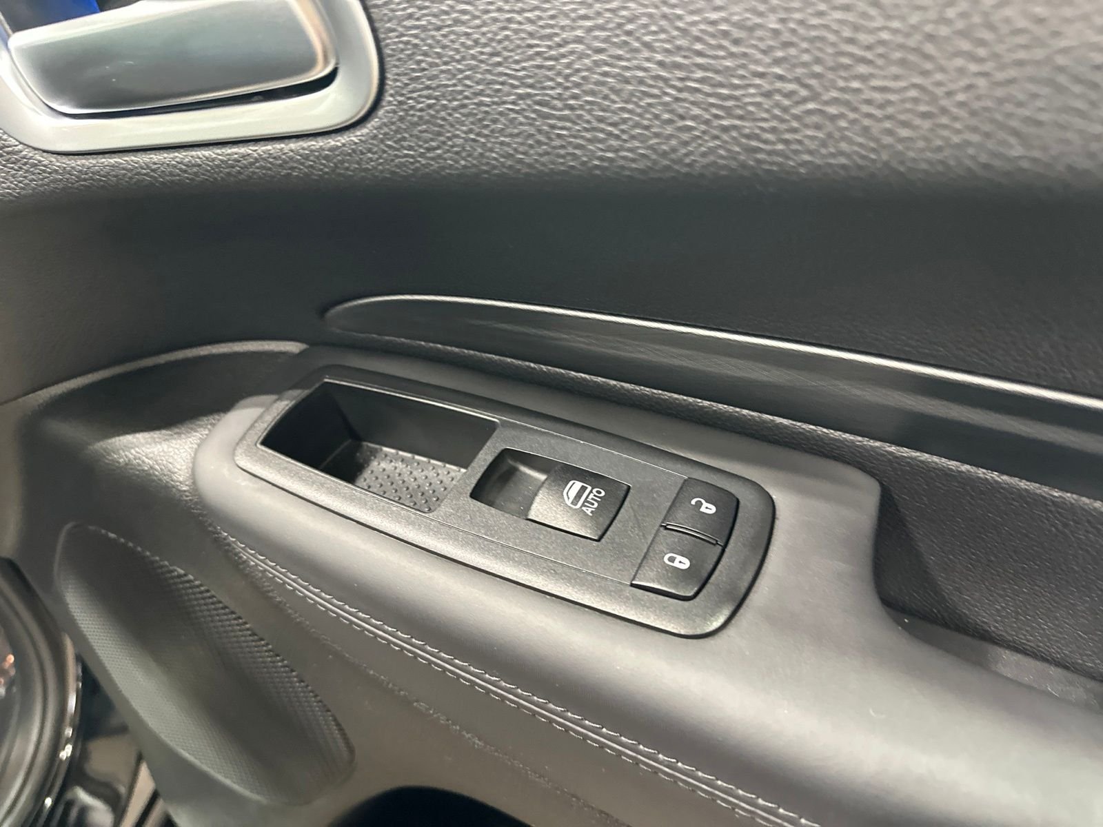 Used 2019 Black Dodge Citadel image 45