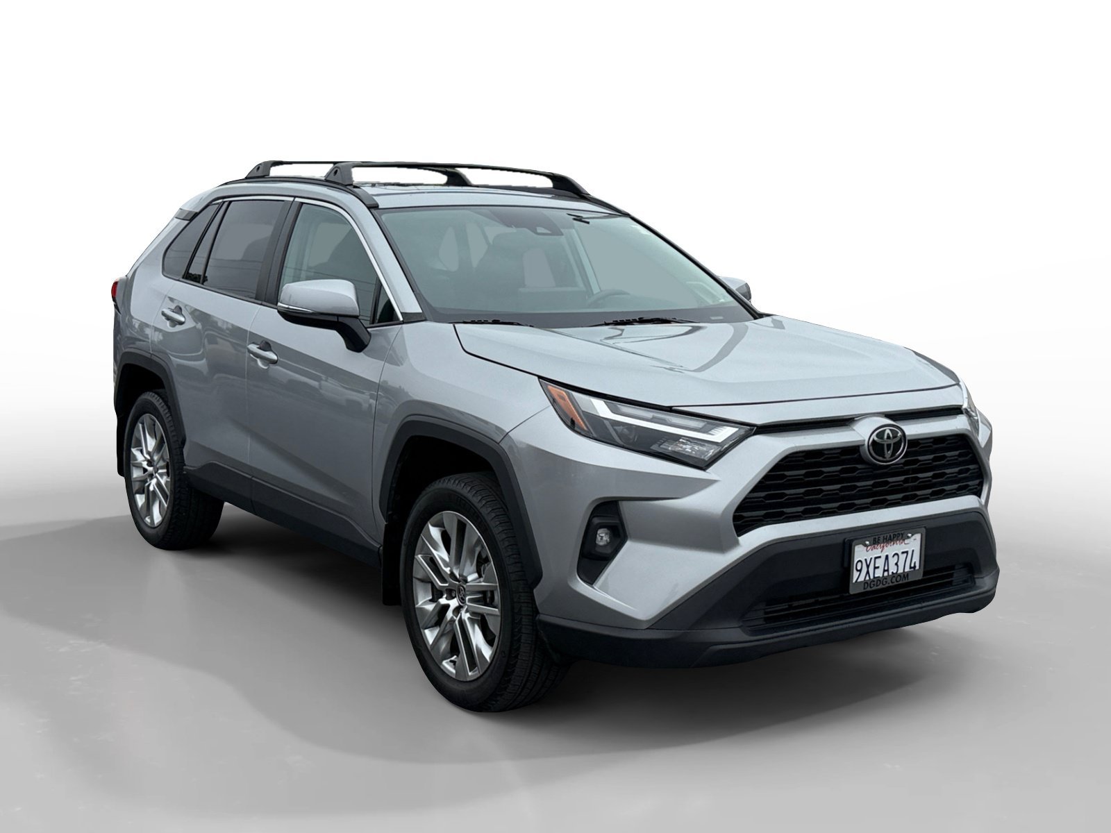 Used 2024 Silver Sky Metallic Toyota XLE Premium image 7