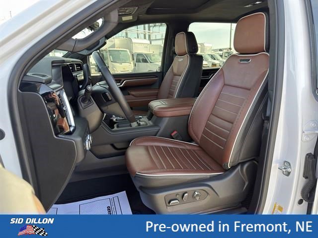 Used 2025 White Frost Tricoat GMC Denali Ultimate image 18