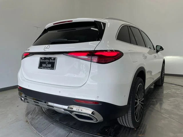 New 2027 White Mercedes-Benz GLC 300 image 31