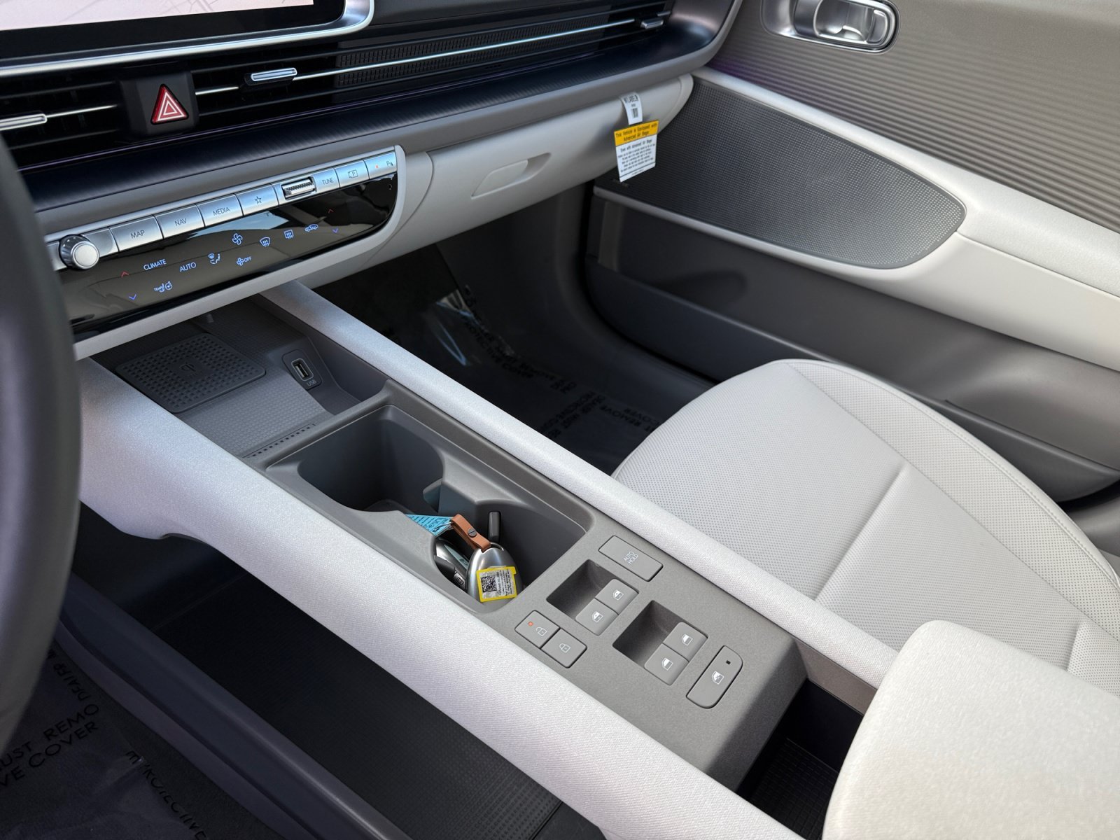 Used 2024 White Hyundai Limited image 13
