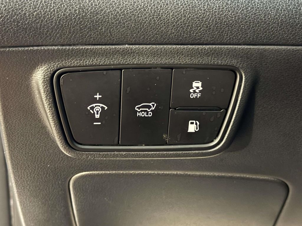 Used 2023 White Hyundai SEL image 30