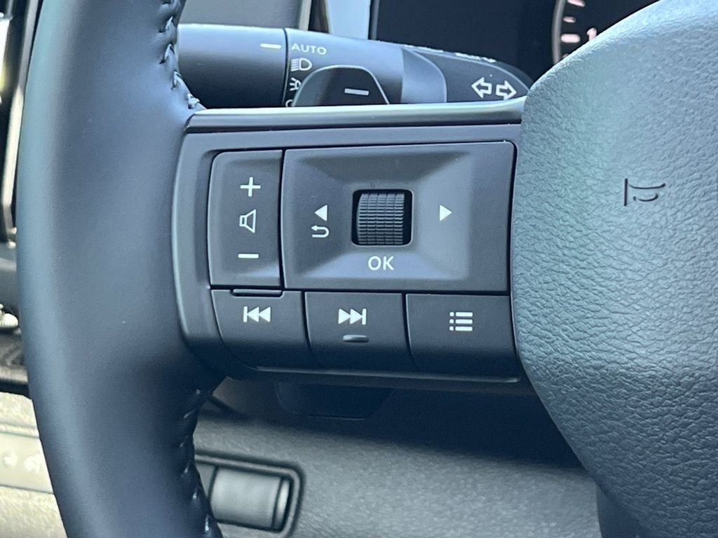 2026 Nissan Pathfinder SV - Photo 11