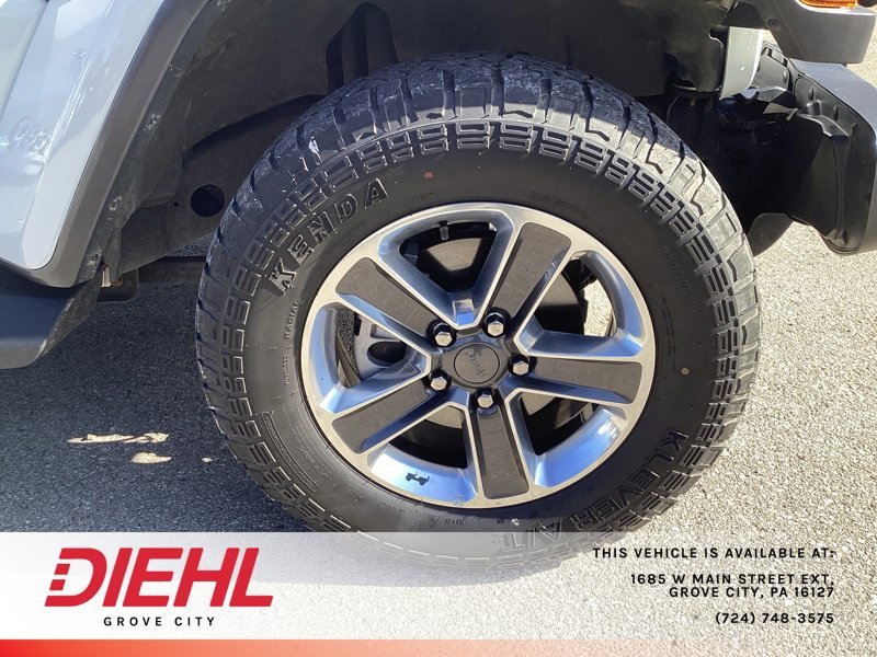 Used 2019 White Jeep Unlimited Sahara image 9