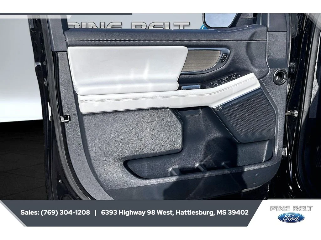 Used 2025 Agate Black Metallic Ford Platinum image 17