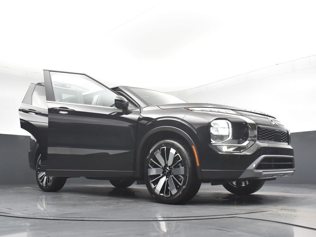 New 2026 Black Mitsubishi SE image 32