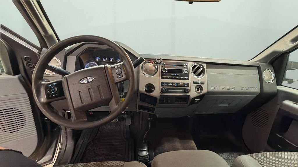 Used 2016 Gray Ford XLT image 10