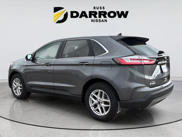 Used 2024 Gray Ford SEL image 3