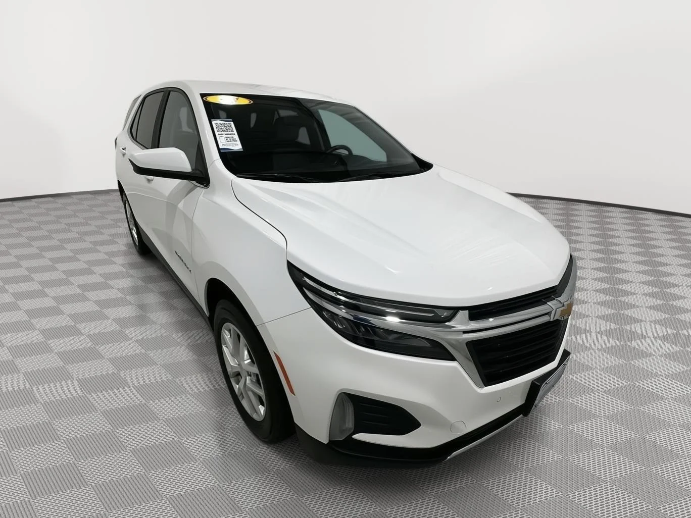 Used 2024 Summit White Chevrolet LT image 7