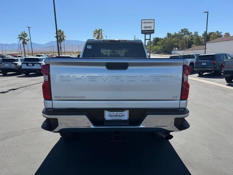 Used 2023 Silver Ice Metallic Chevrolet LT image 4