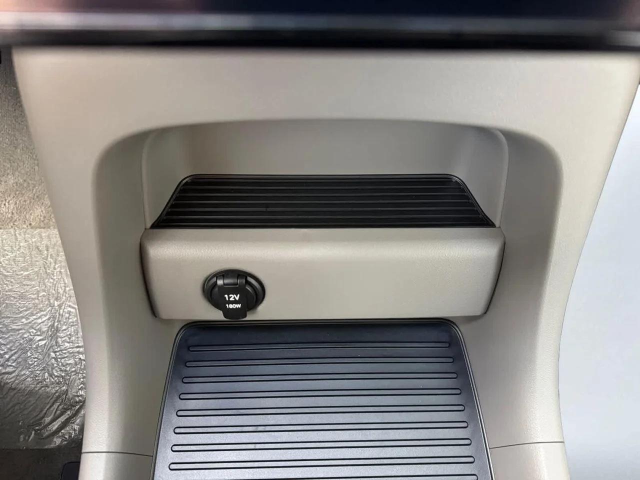 New 2027 Silver Hyundai SEL 7P image 16