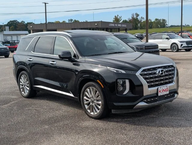 Used 2020 Black Hyundai Limited image 3