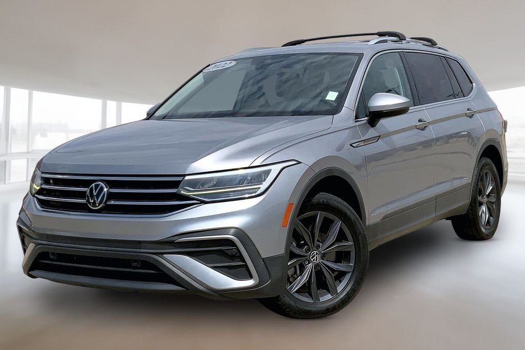 Used 2022 Pyrite Silver Metallic Volkswagen 2.0T SE image 1