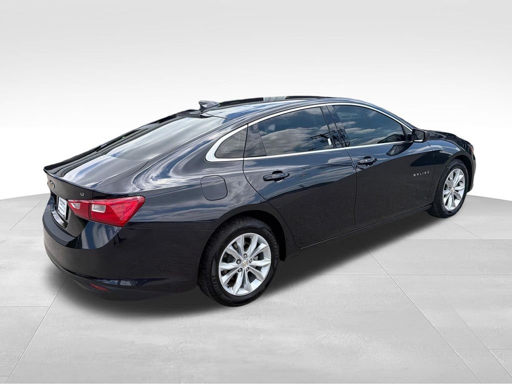Used 2023 Gray Chevrolet LT image 5