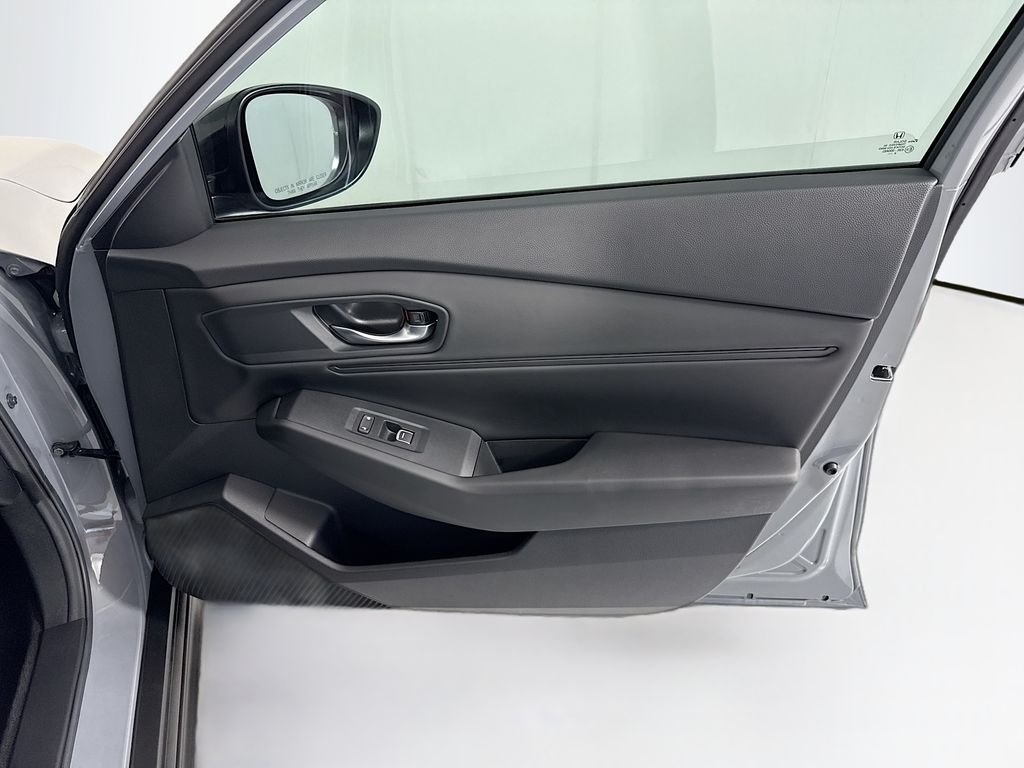 Certified Used 2025 Urban Gray Pearl Honda SE image 25