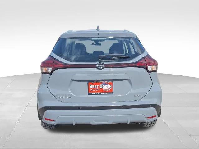 Used 2024 Gray Nissan SV image 7