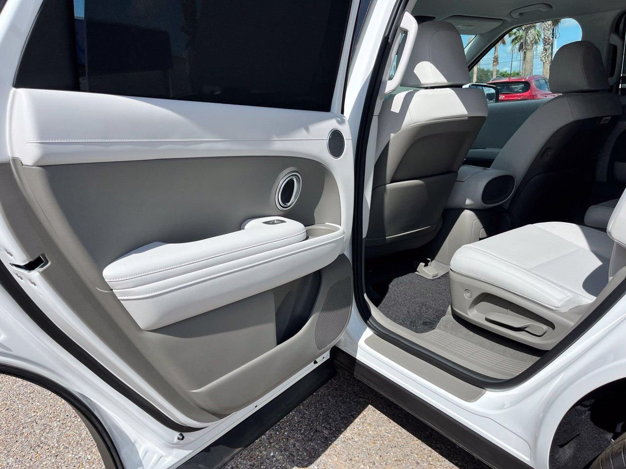 New 2027 White Hyundai Blue SEL 7P image 17