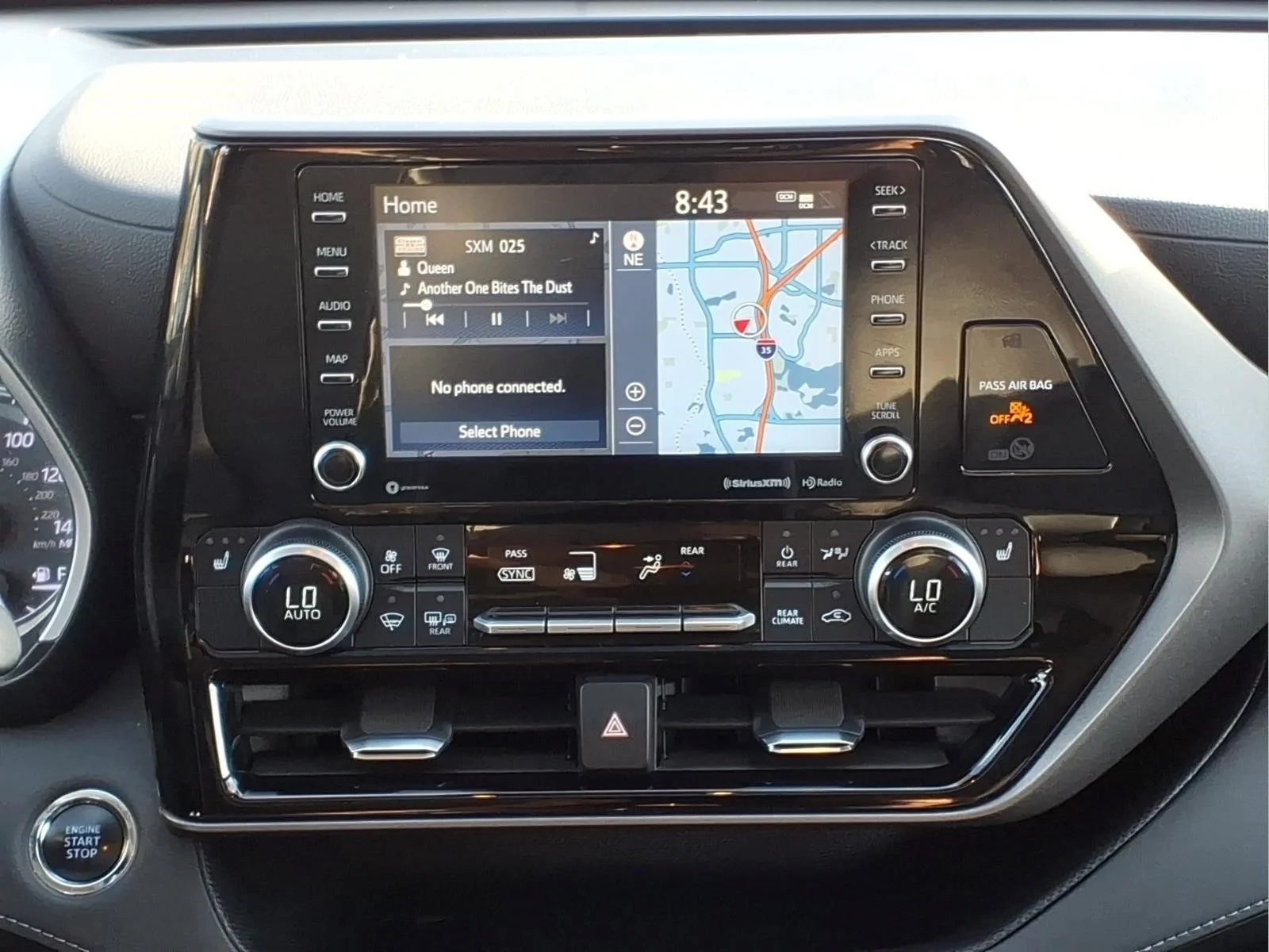 Certified Used 2022  Toyota XLE image 13
