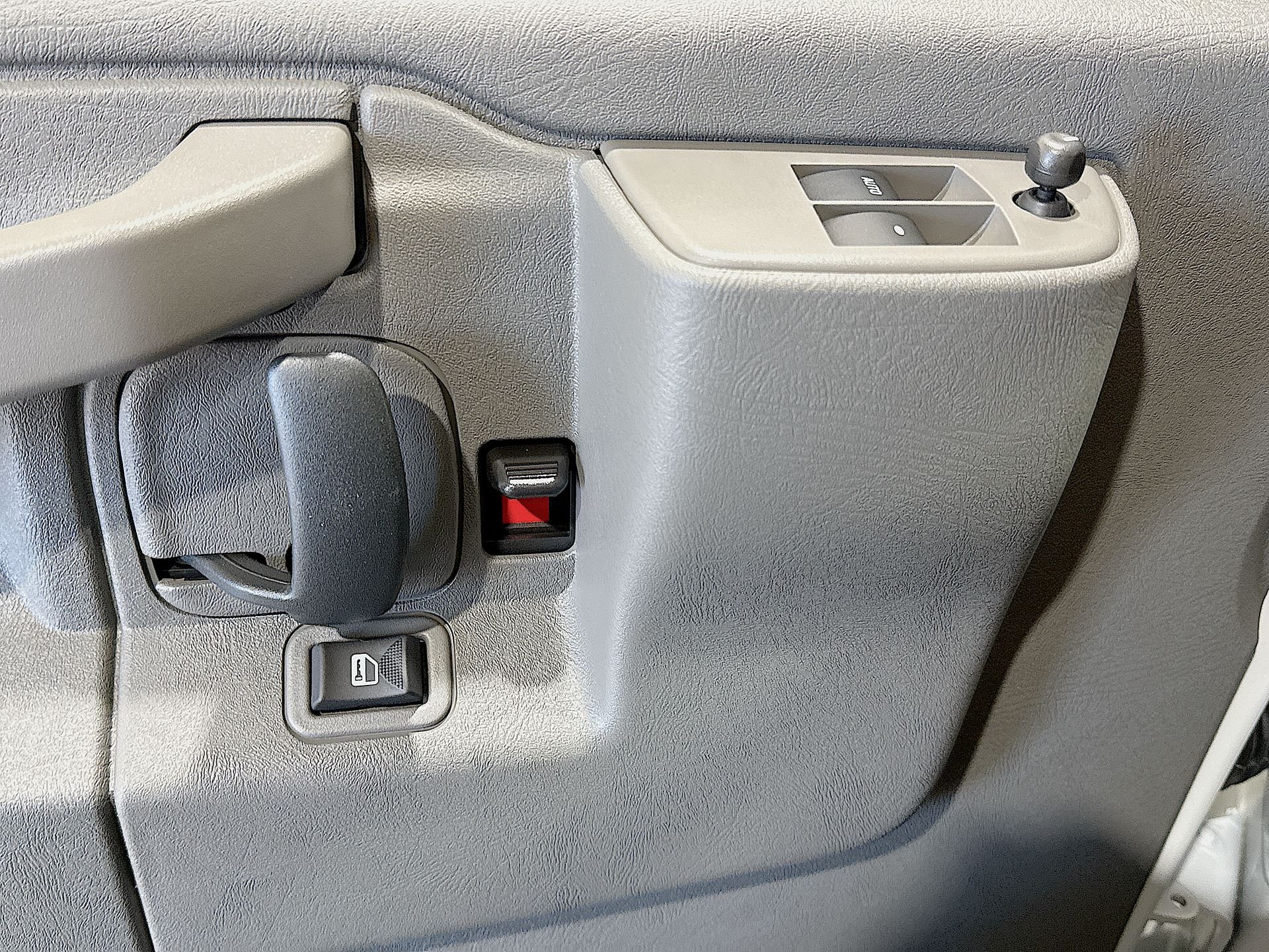 2025 GMC Savana Cargo Work Van - Photo 20