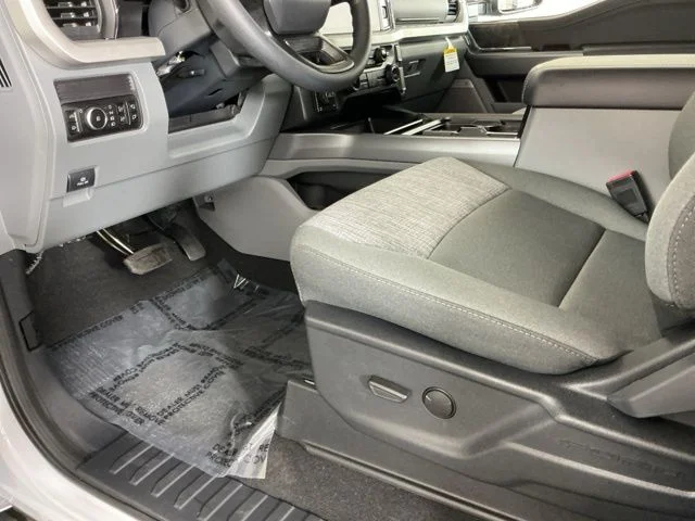 New 2026 Oxford White Ford XLT image 19