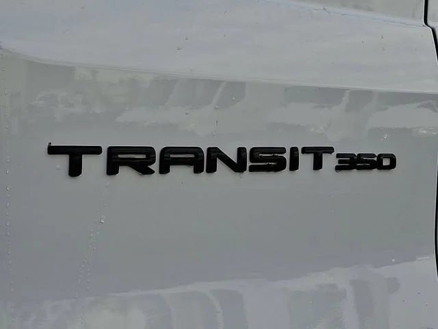 New 2026 Oxford White Ford Base image 13