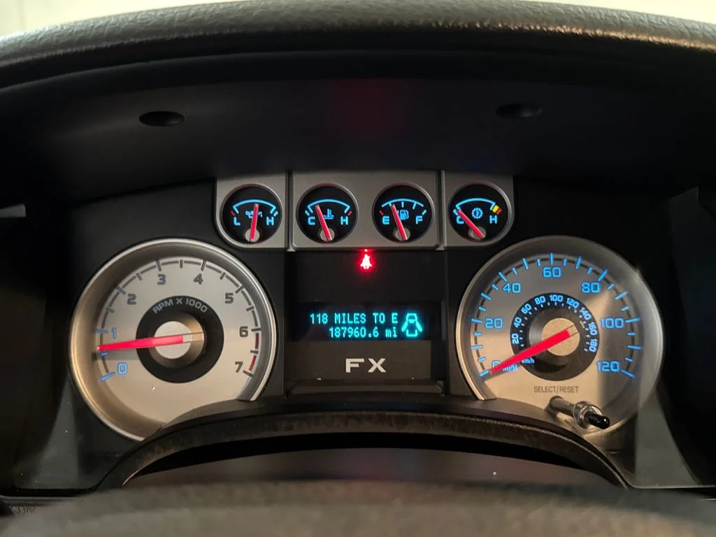 Used 2010 White Ford XLT image 22