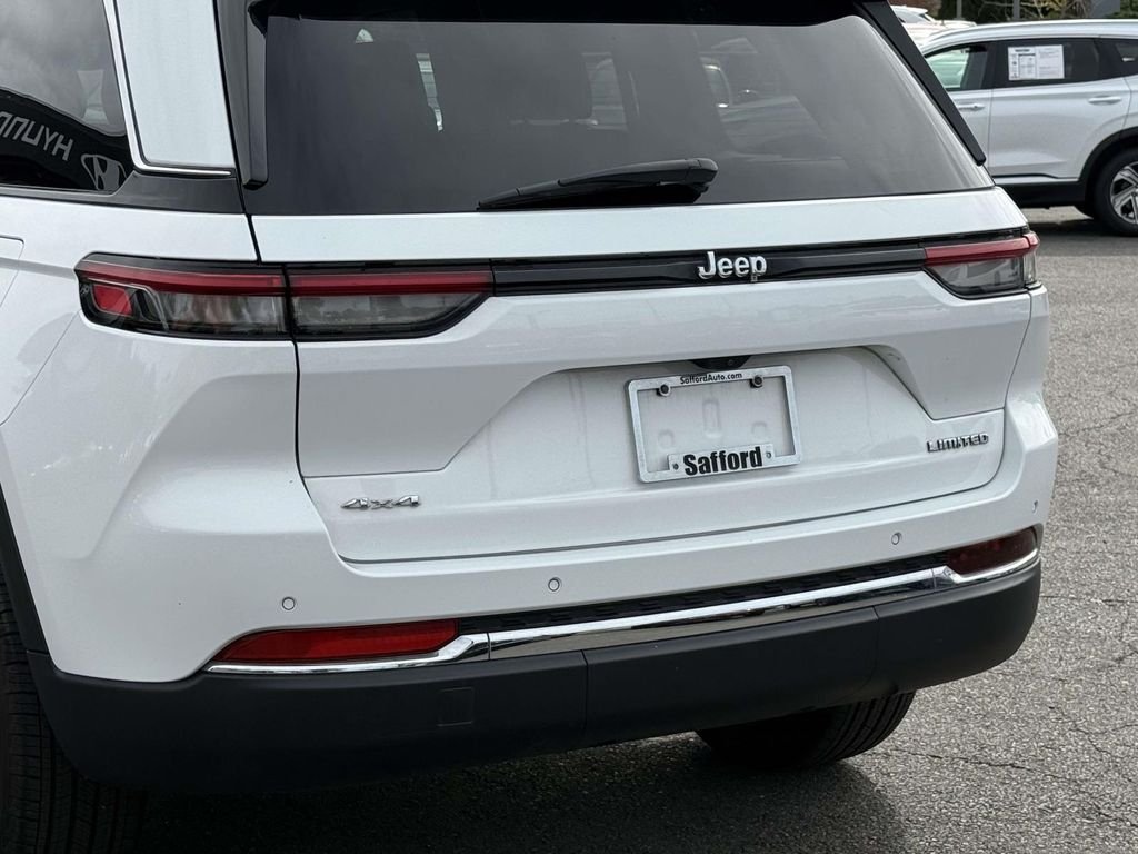Used 2023 Bright White Clearcoat Jeep Limited image 12