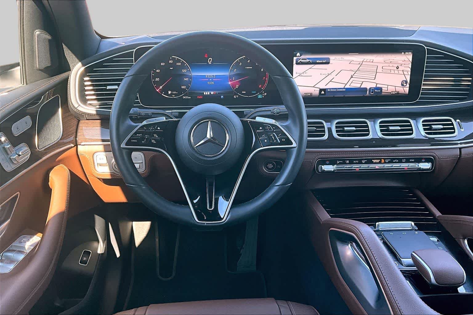 Used 2025 MANUFAKTUR Moonlight White Metallic Mercedes-Benz GLE 450 image 6