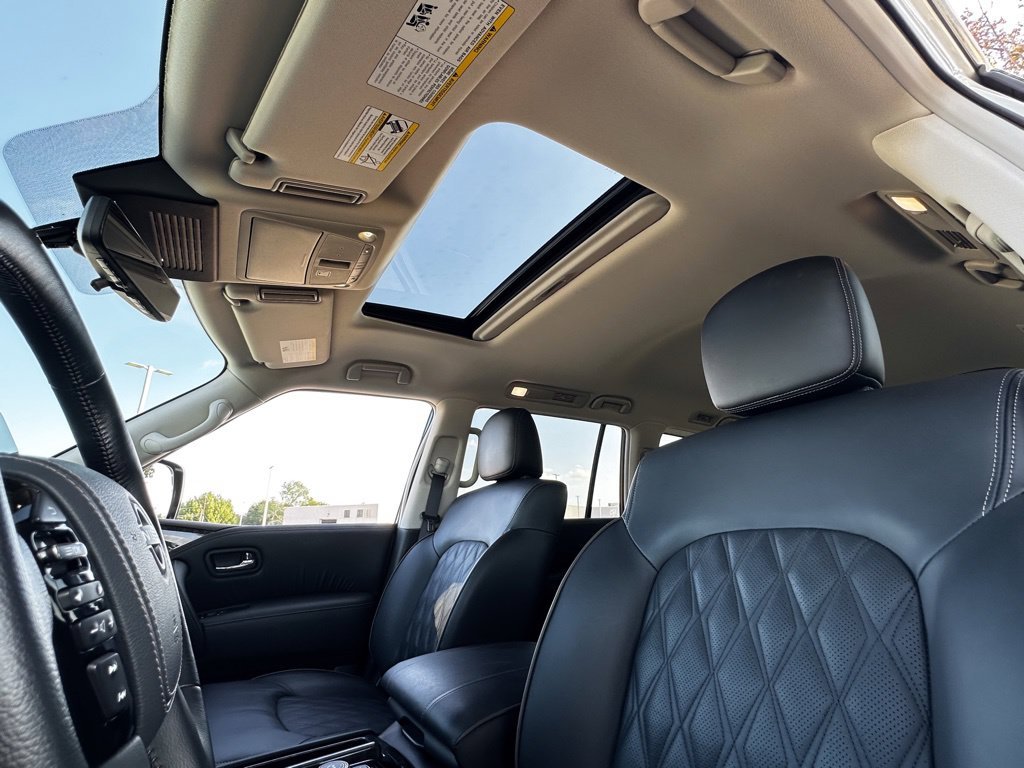 Used 2024 White Nissan Platinum image 21
