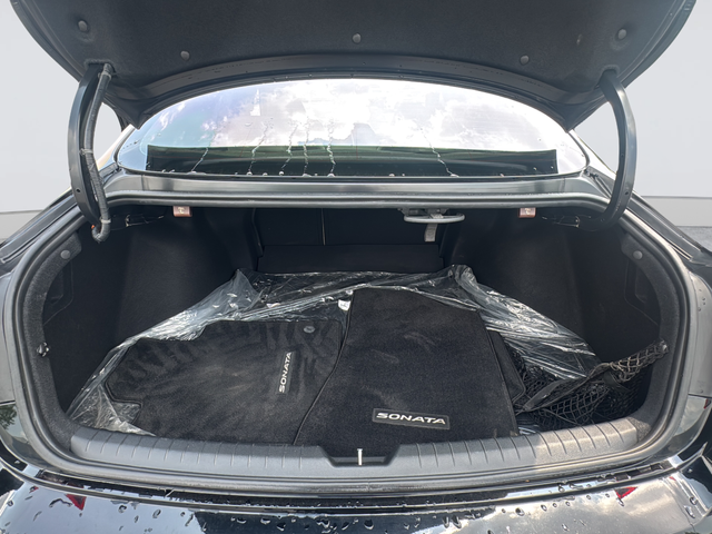 Used 2023 Black Hyundai Limited image 30
