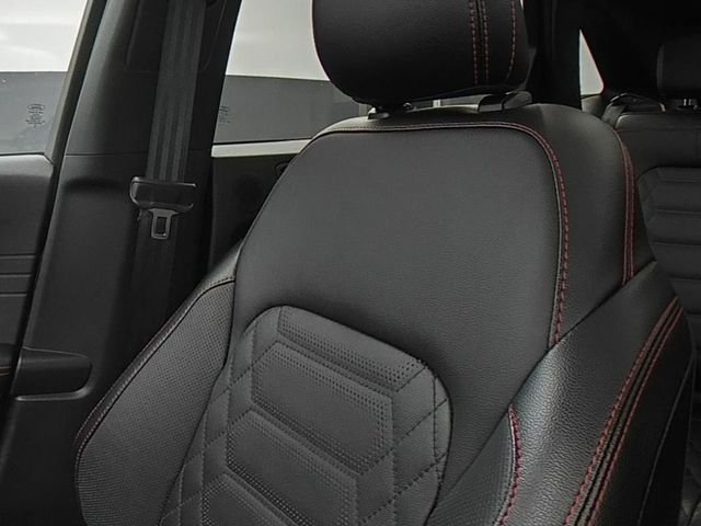 Used 2024 Gray Ford ST-Line Elite image 39