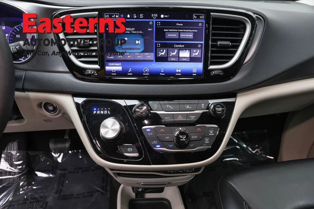 Used 2023 Gray Chrysler Touring L image 12