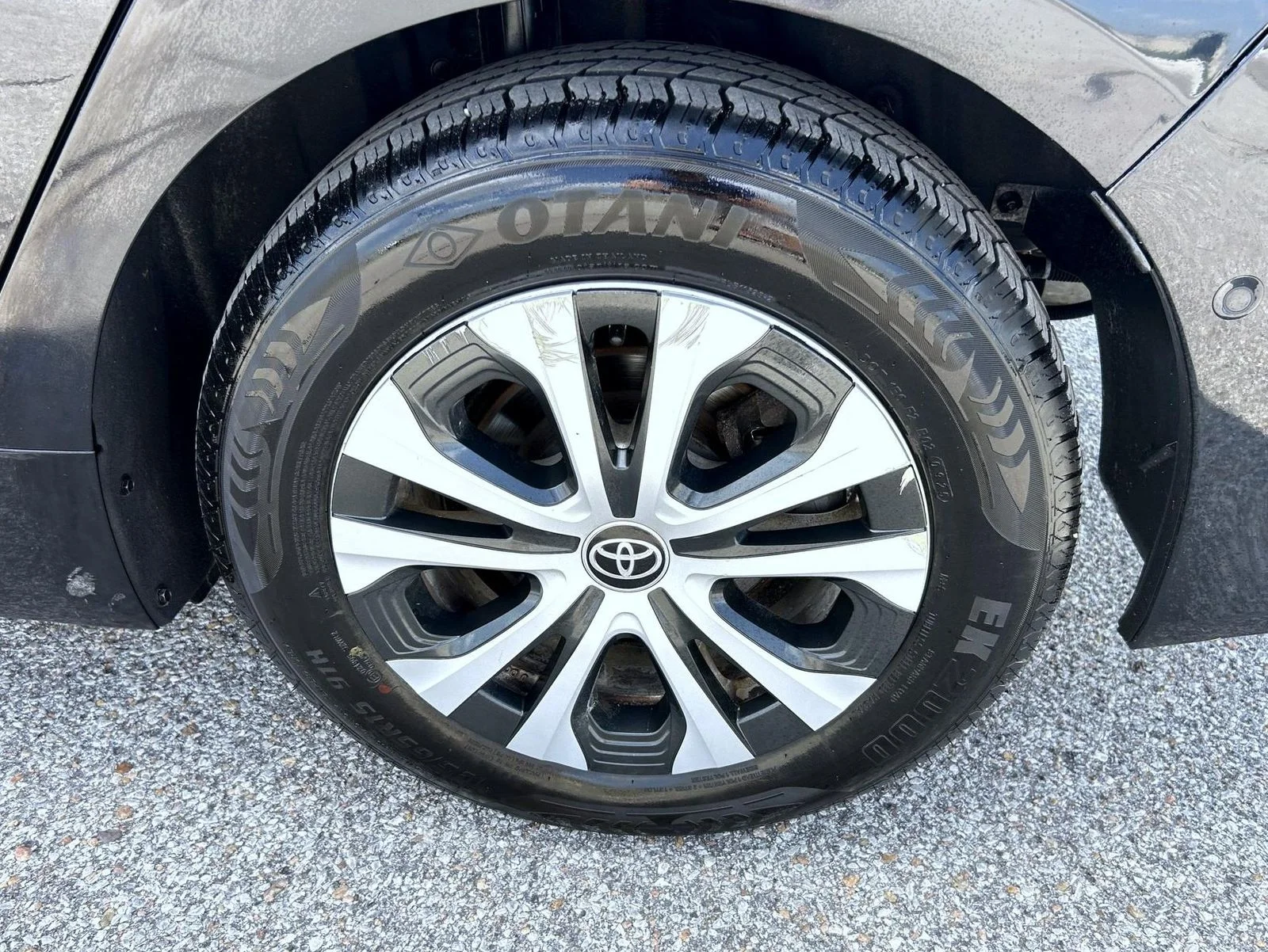 Used 2019 Black Toyota LE AWD-e image 22