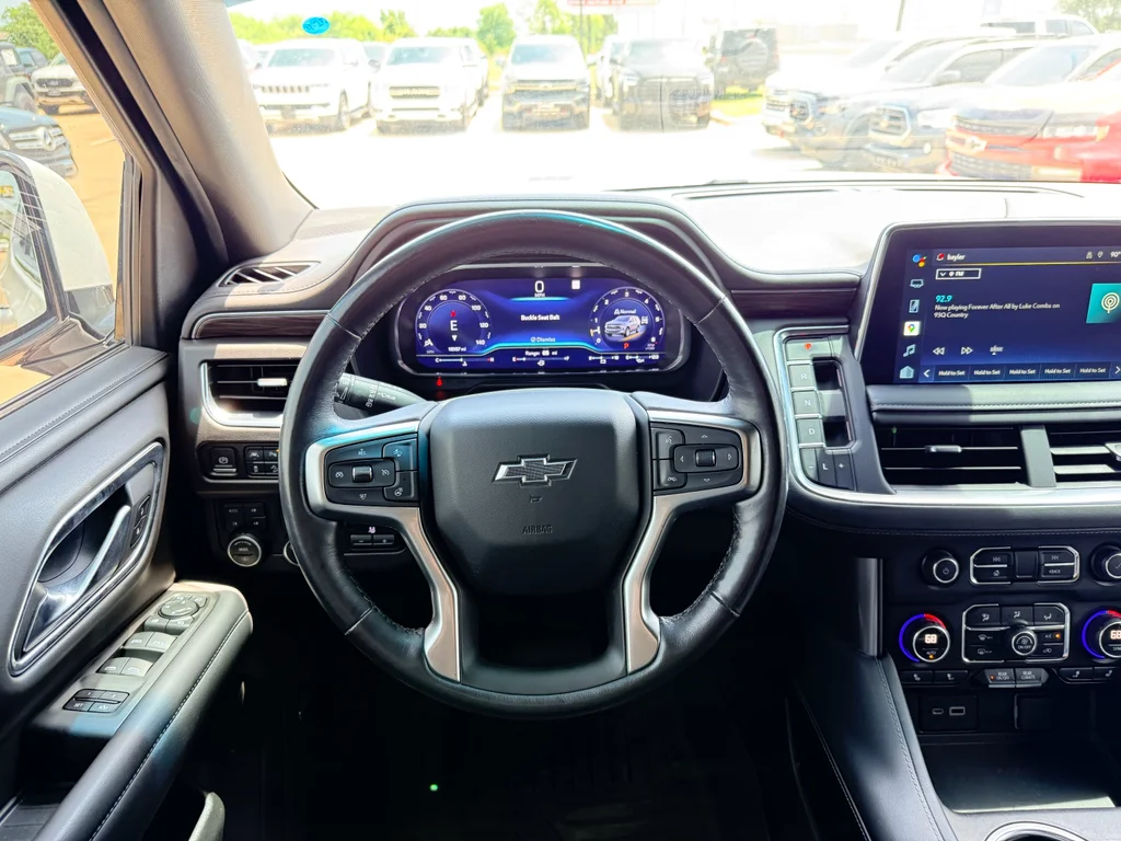 Used 2022 Summit White Chevrolet Z71 image 16