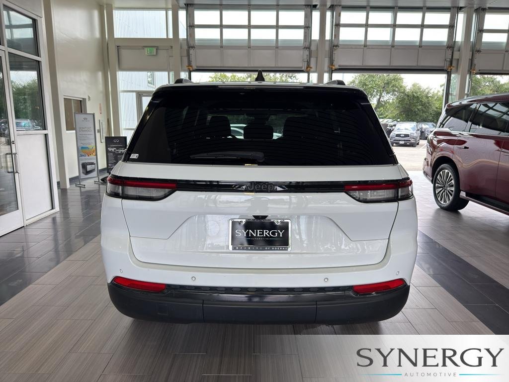 Used 2023 Bright White Clearcoat Jeep Laredo image 3